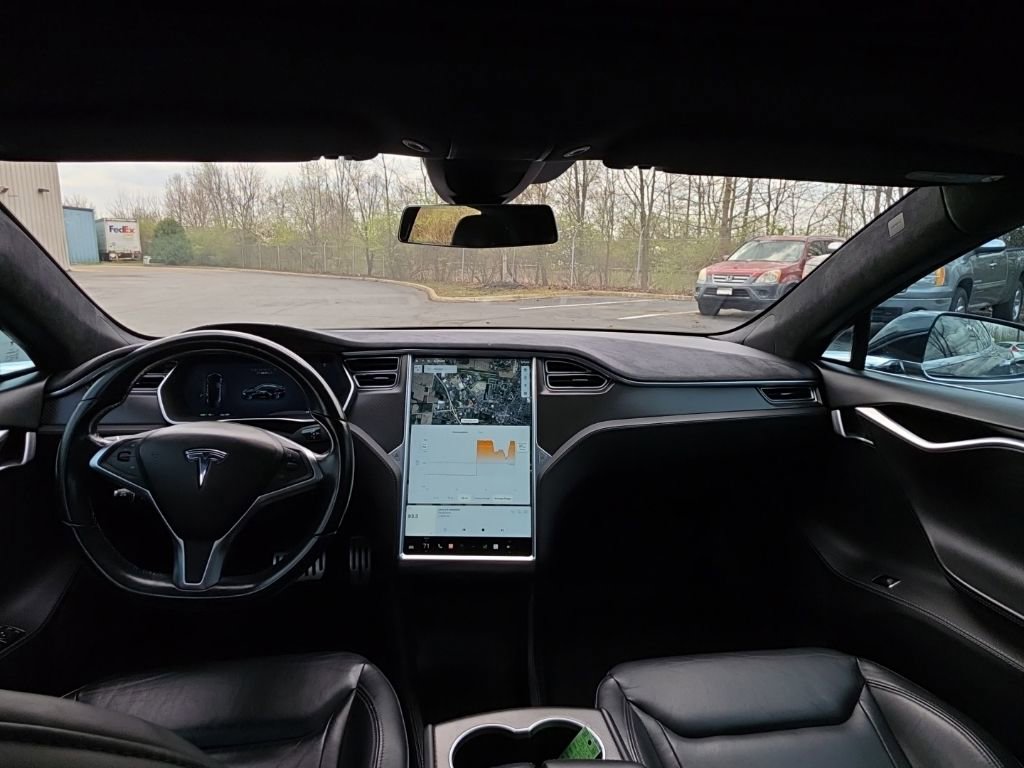 Used 2015 Tesla Model S 85D image 32