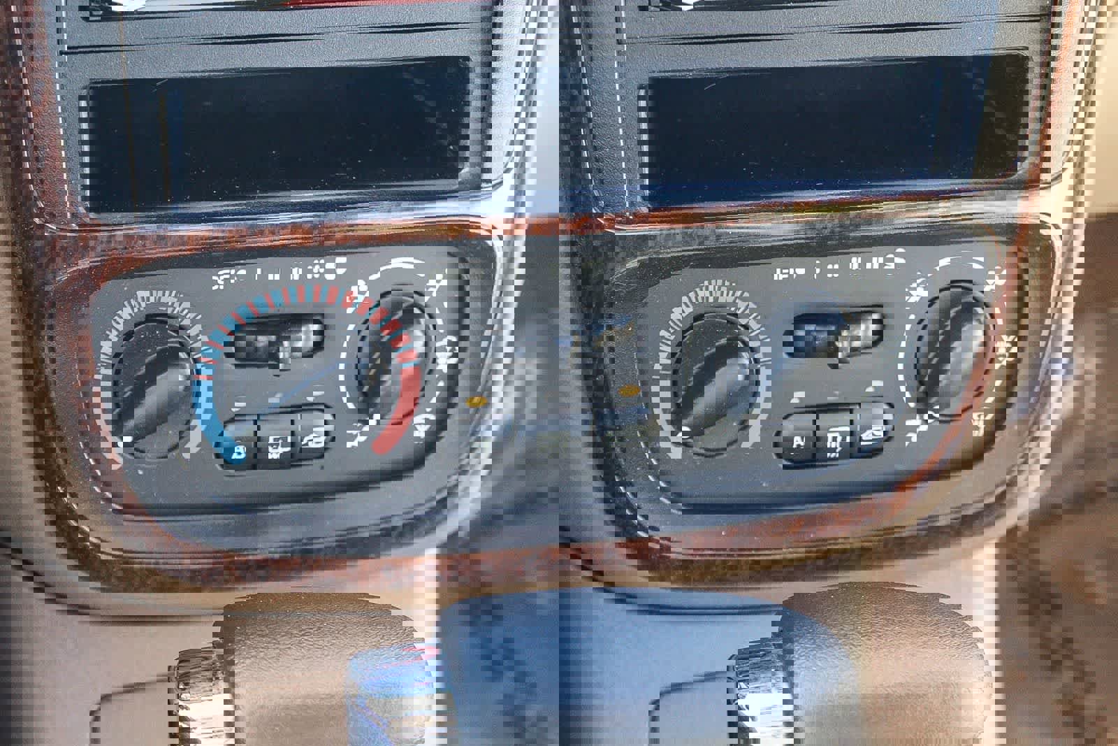 Used 2001 Saturn L-Series L200 FWD image 31