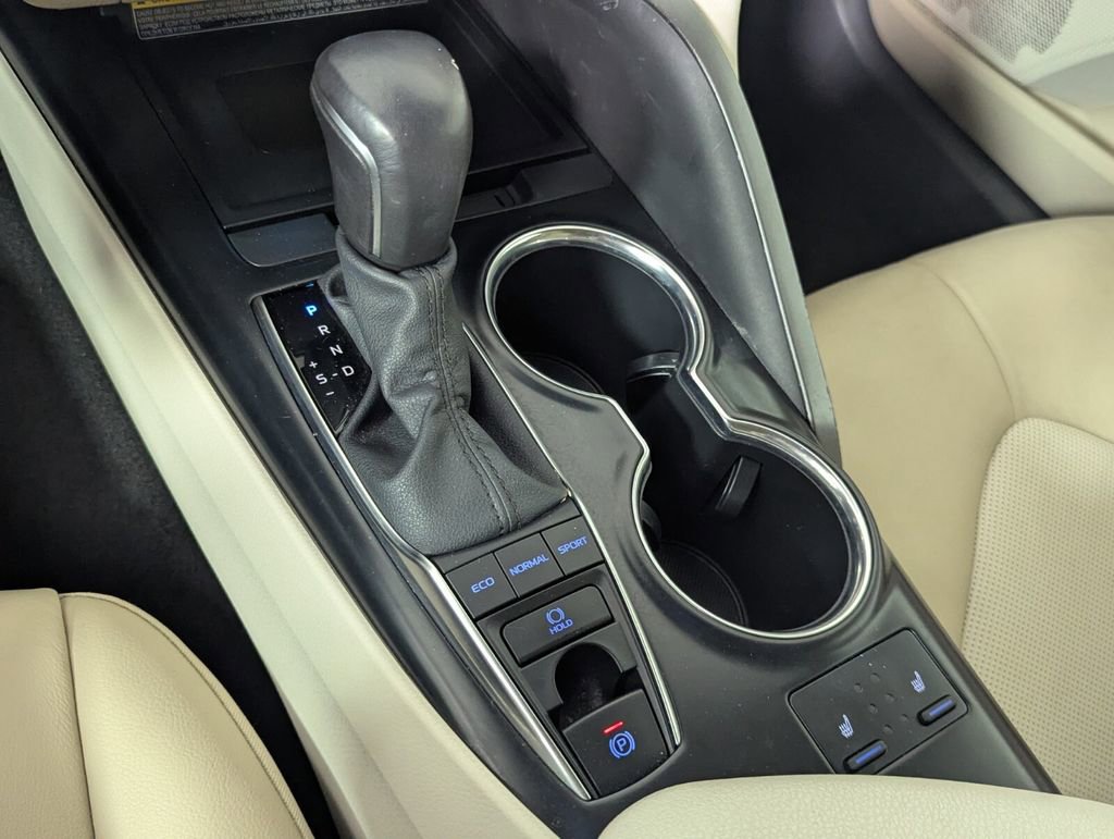 Used 2020 Toyota Camry XLE FWD image 22