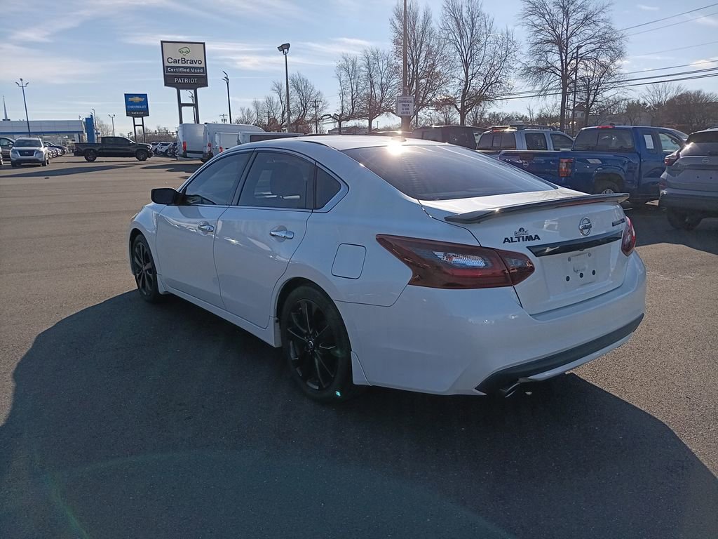 Used 2018 Nissan Altima 2.5 SR w/ SR Midnight Edition image 4