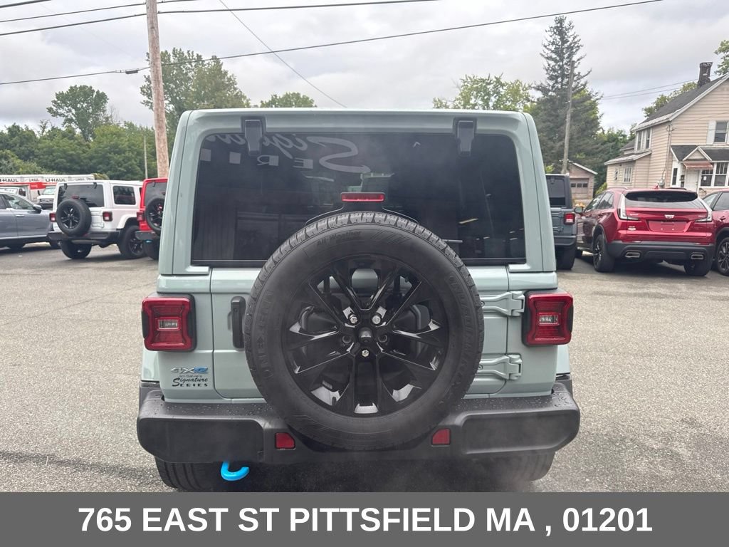 Used 2024 Jeep Wrangler Unlimited Sahara w/ Technology Group AWD/4WD image 7