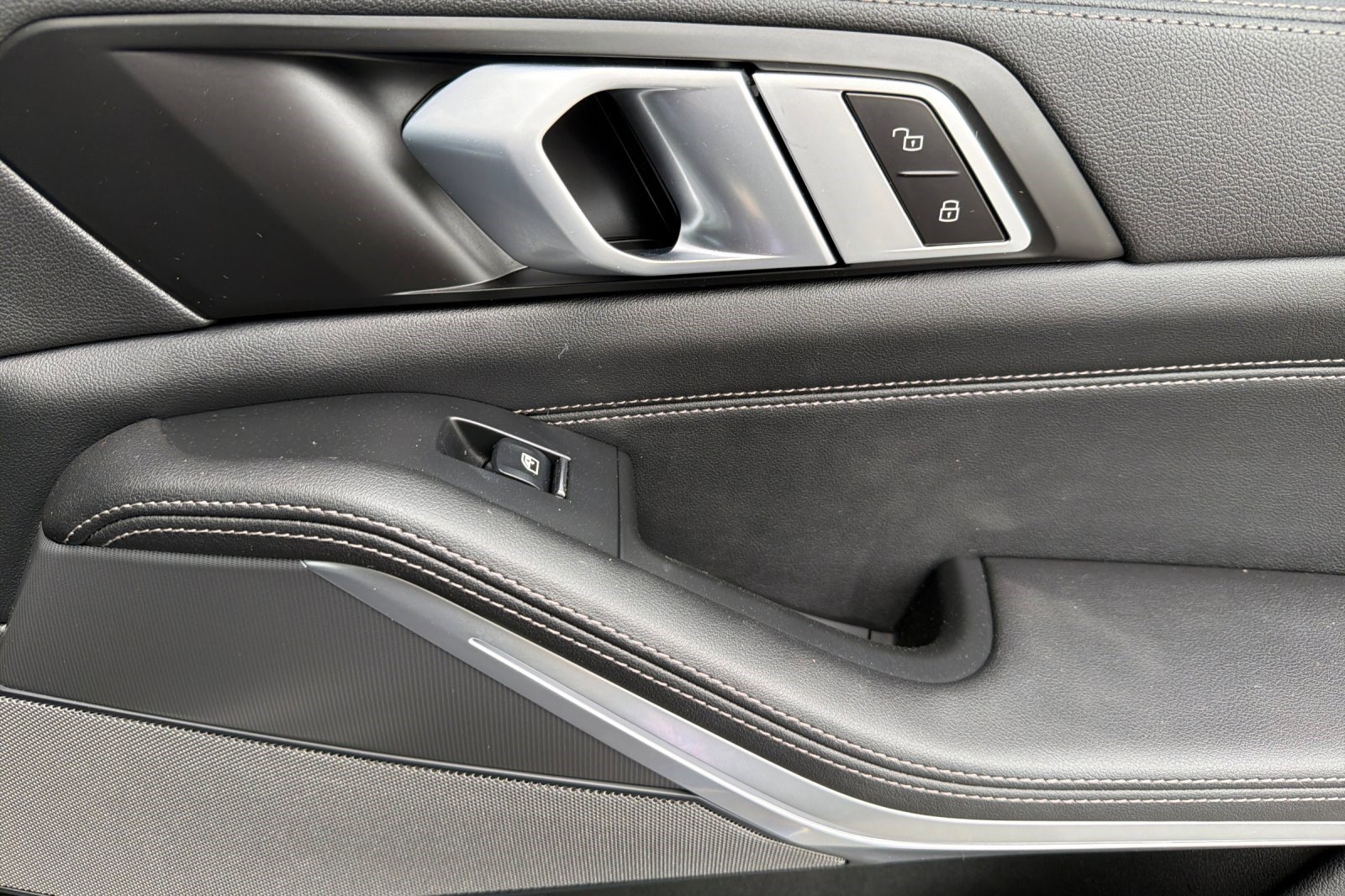 Used 2023 BMW X5 sDrive40i w/ M Sport Package image 22