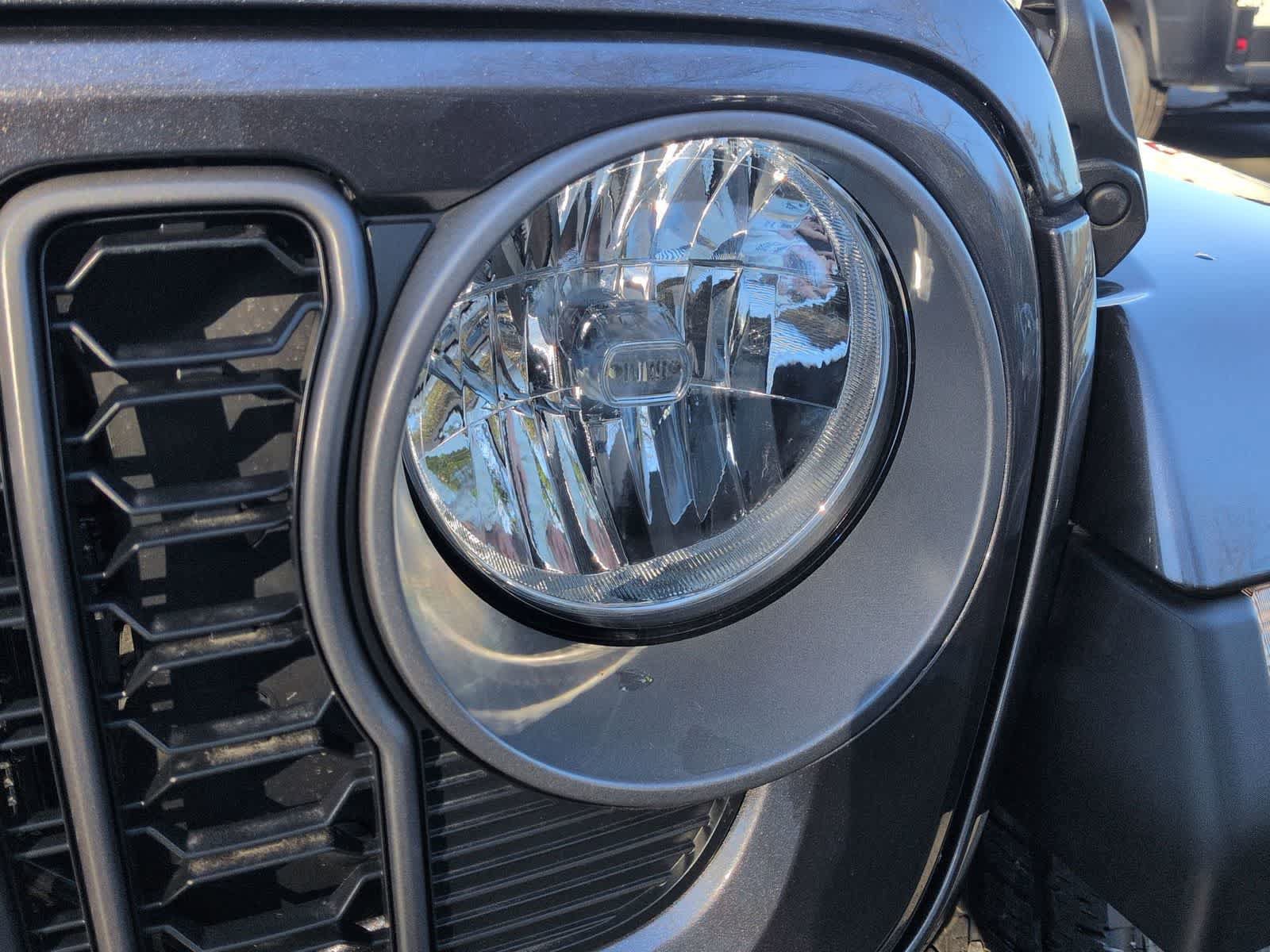 New 2026 Jeep Gladiator Sport AWD/4WD image 3
