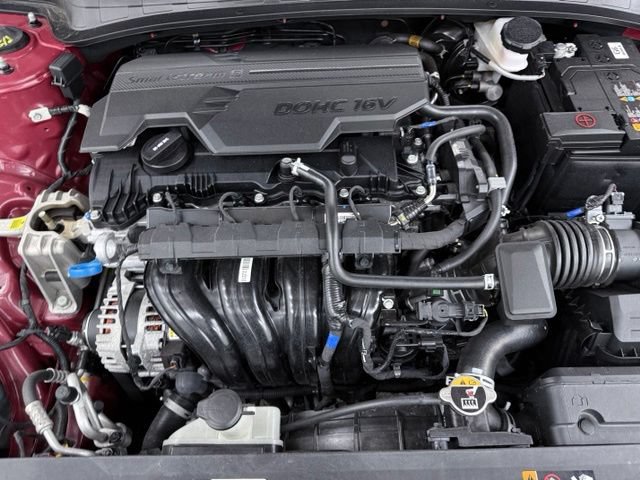 Used 2025 Hyundai Elantra Sport FWD image 11