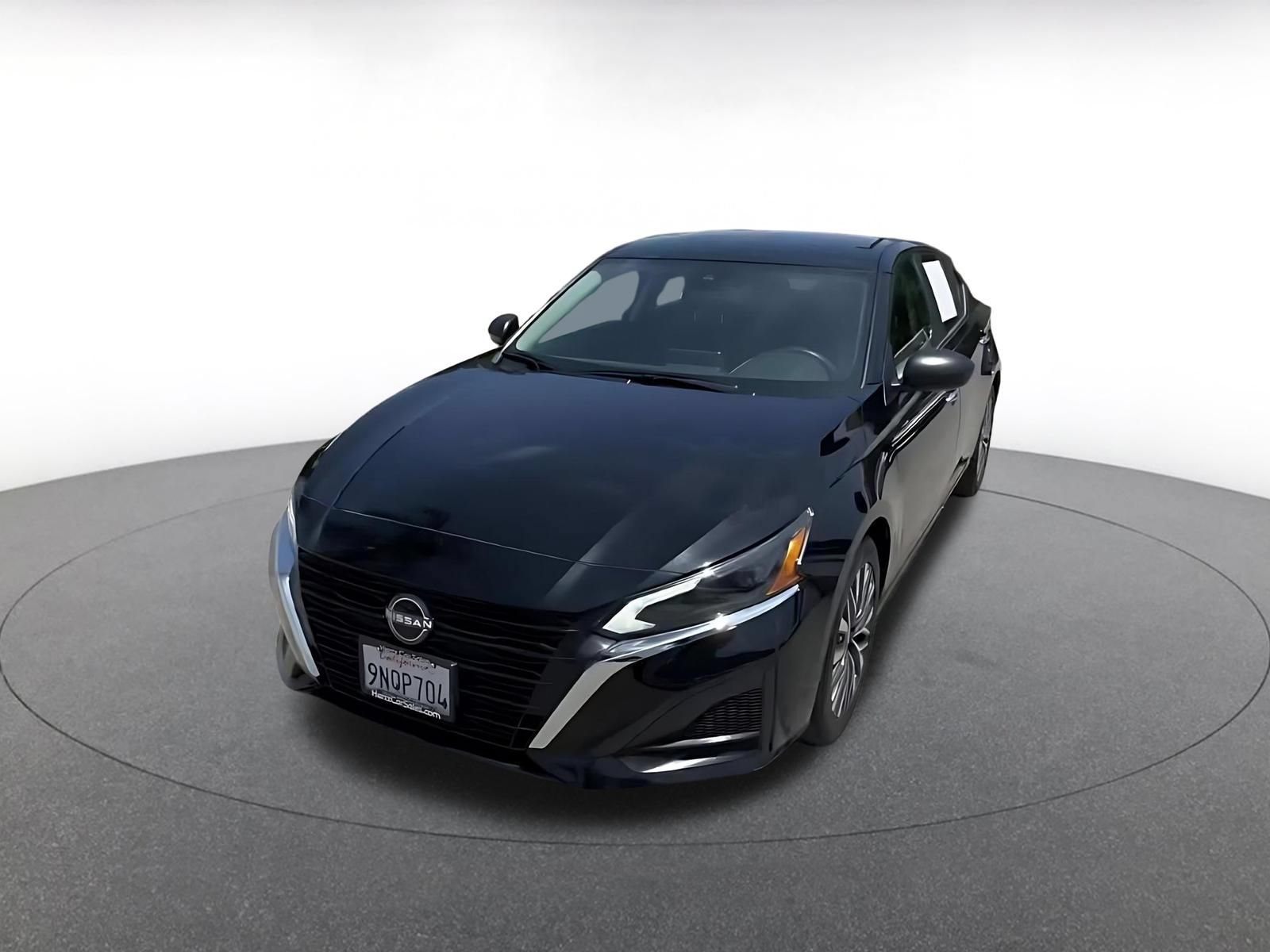 Used 2025 Nissan Altima 2.5 SV FWD image 6