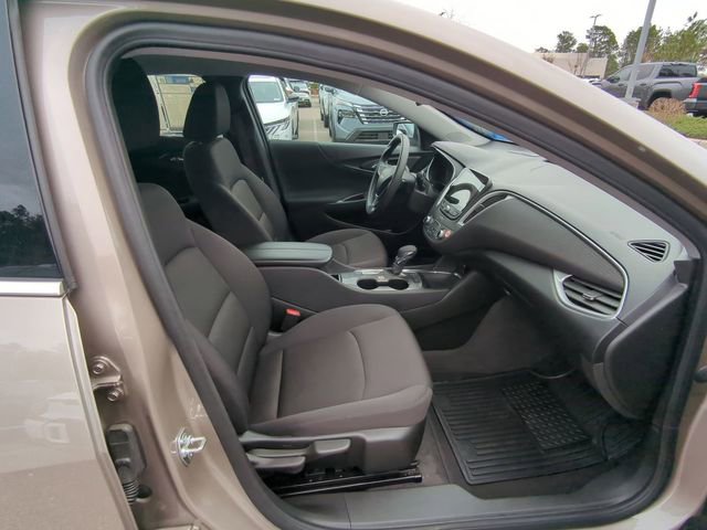 Used 2025 Chevrolet Malibu LT image 38