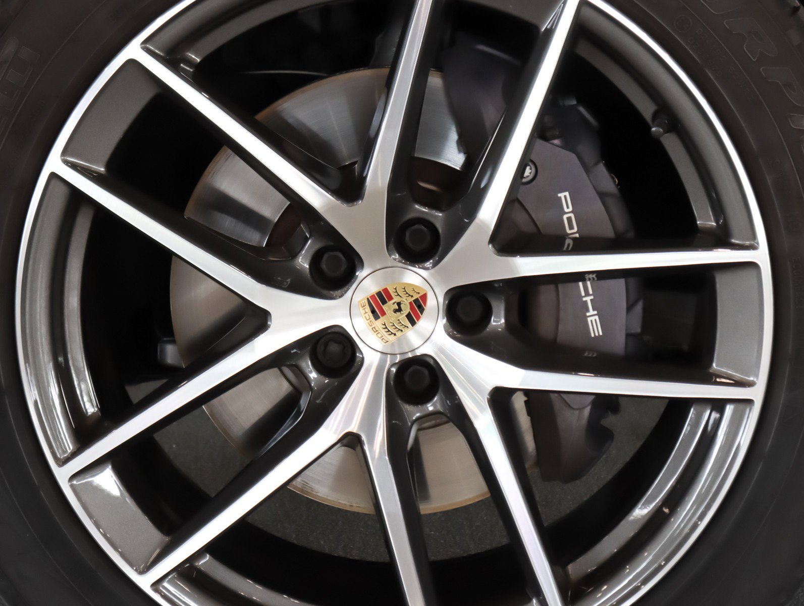 Certified 2023 Porsche Macan image 28