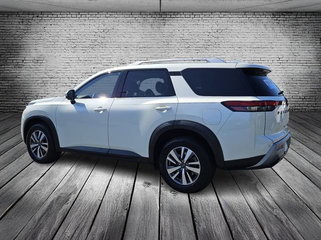 Used 2023 Nissan Pathfinder SL w/ Lighting Package (N92) image 3