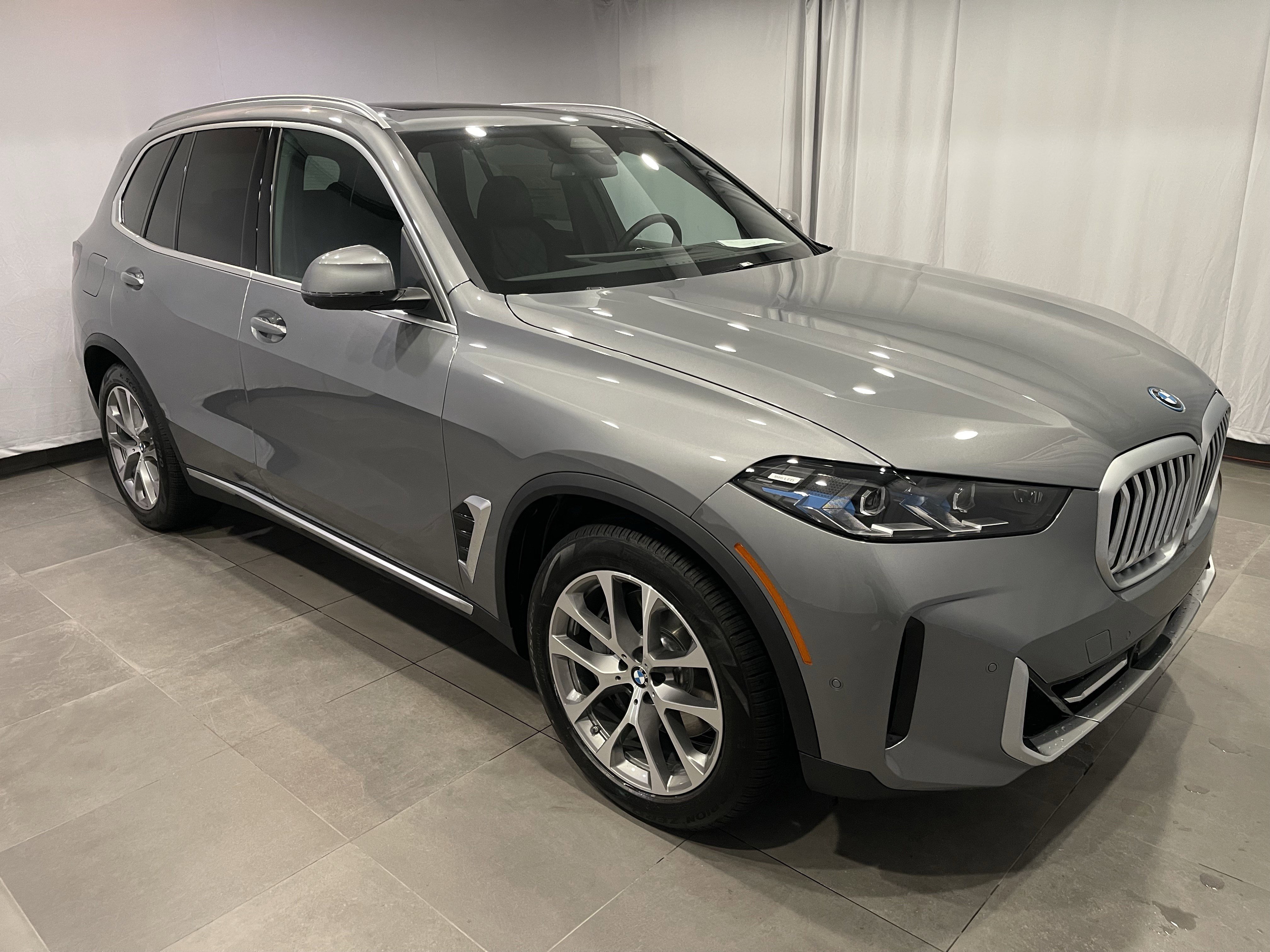 New 2026 BMW X5 xDrive50e AWD/4WD image 3