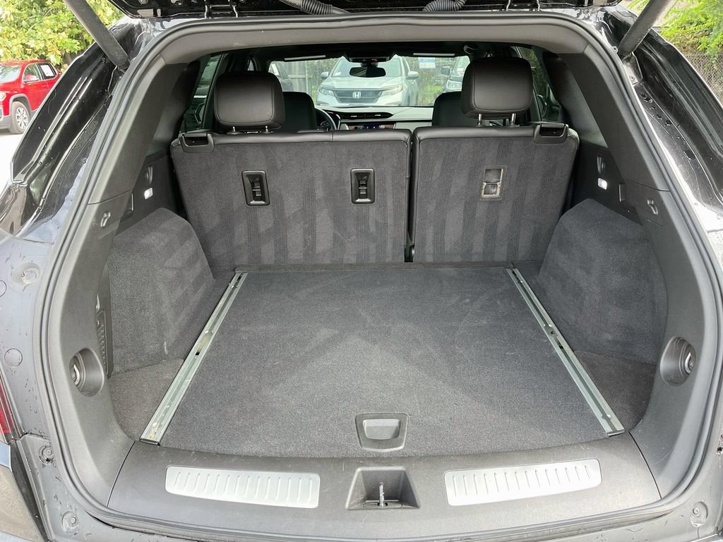 Used 2025 Cadillac XT5 Premium Luxury w/ LPO, Floor Liner Package AWD/4WD image 28