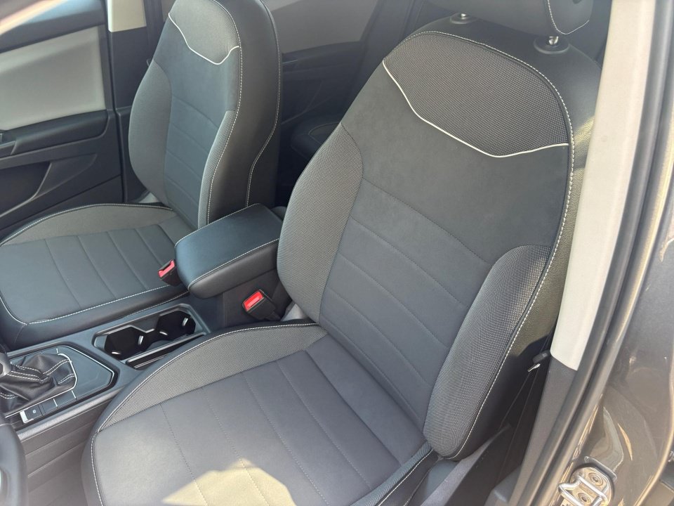 Certified 2023 Volkswagen Taos SE FWD image 28