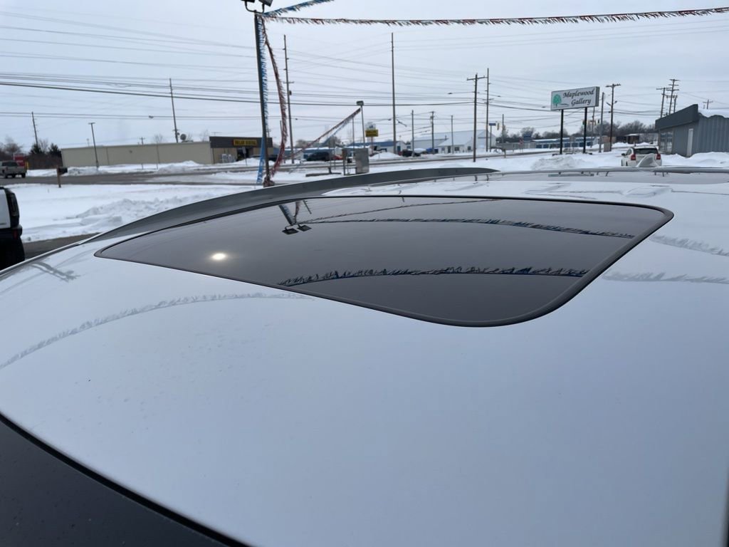 Used 2018 Buick Enclave Avenir w/ Avenir Technology Package image 2