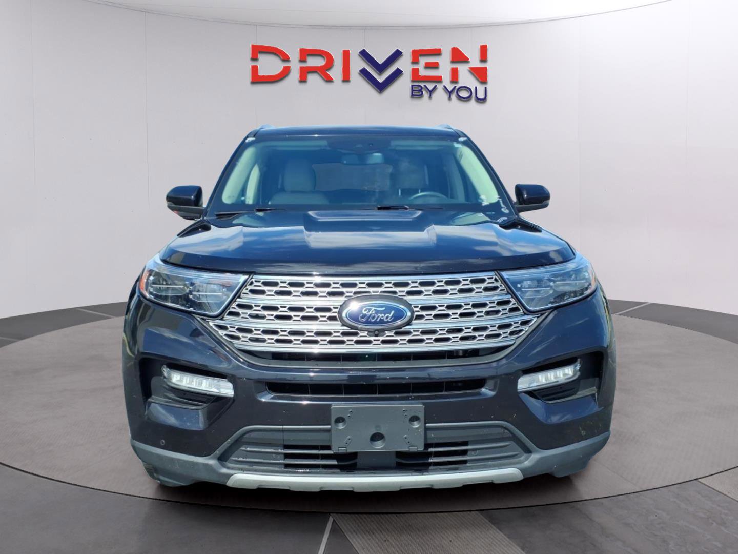 Used 2023 Ford Explorer Limited w/ Equipment Group 301A AWD/4WD image 8