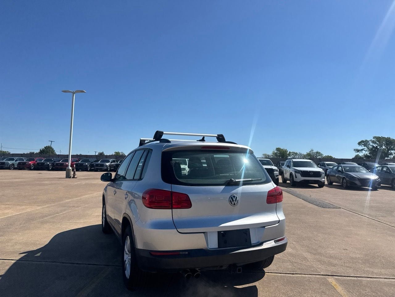 Used 2017 Volkswagen Tiguan S FWD image 16