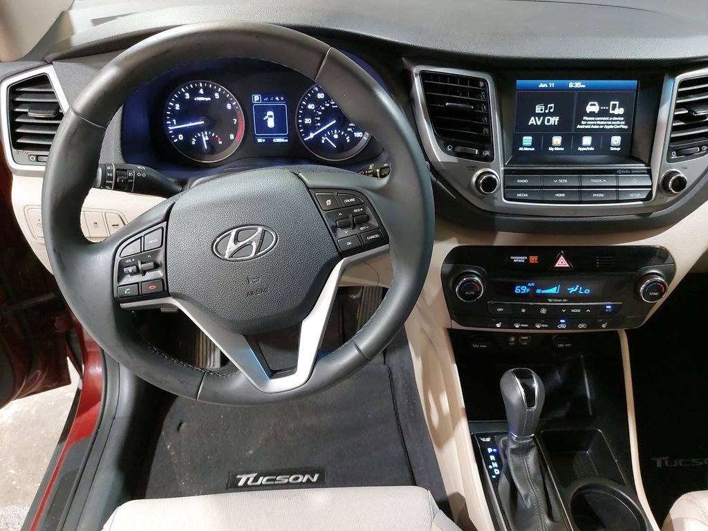 Used 2018 Hyundai Tucson Value FWD image 17