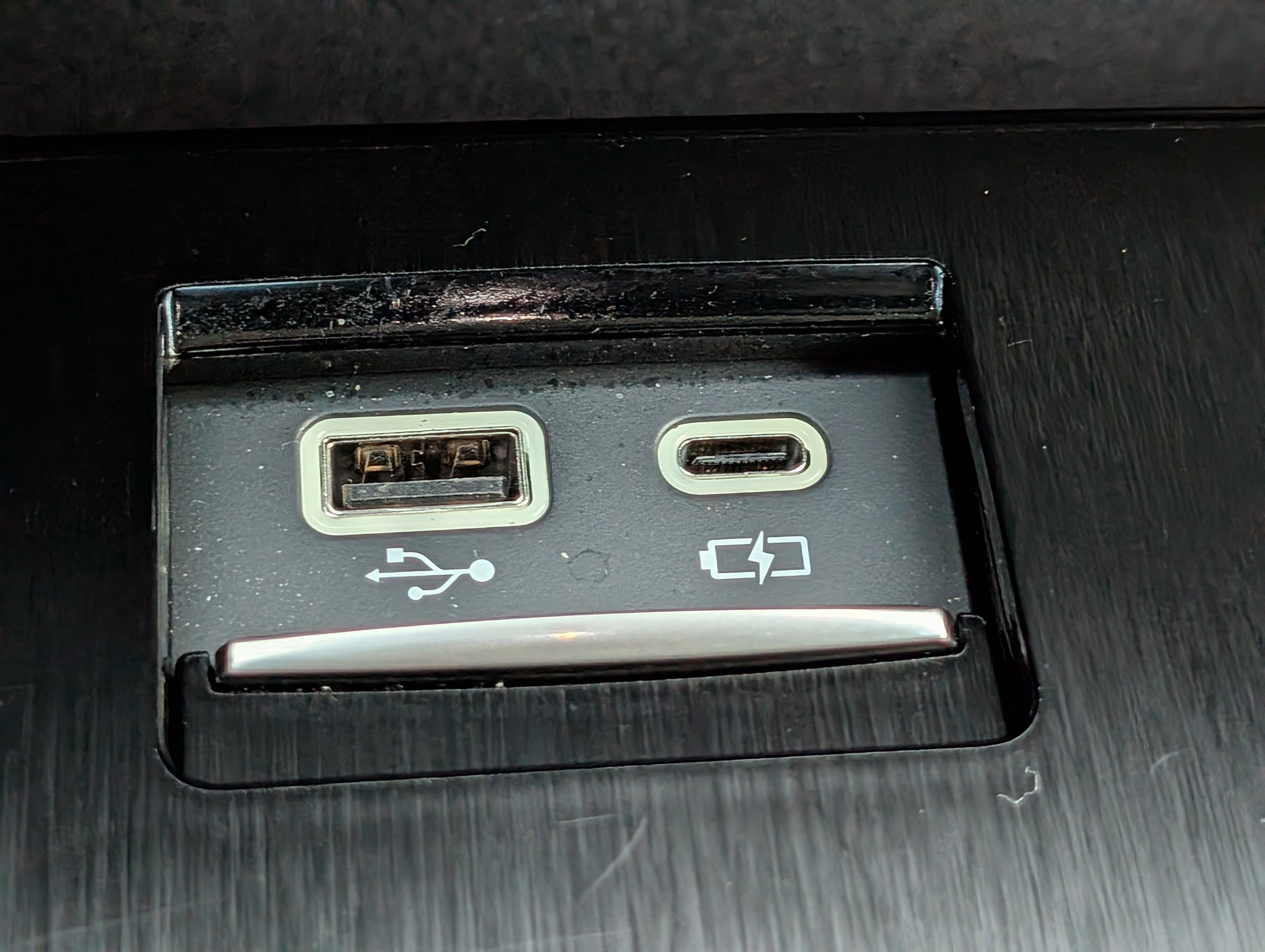 Certified 2025 Lexus ES 300h w/ Premium Package image 24