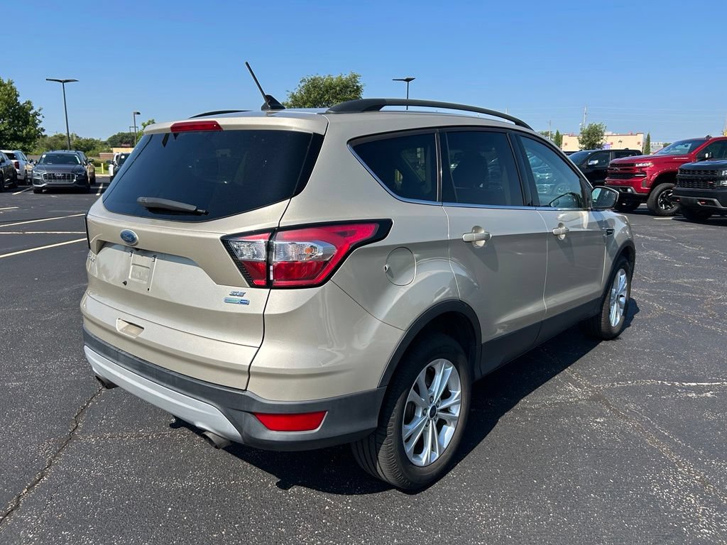 Used 2018 Ford Escape SE w/ SE Sync 3 Package AWD/4WD image 9