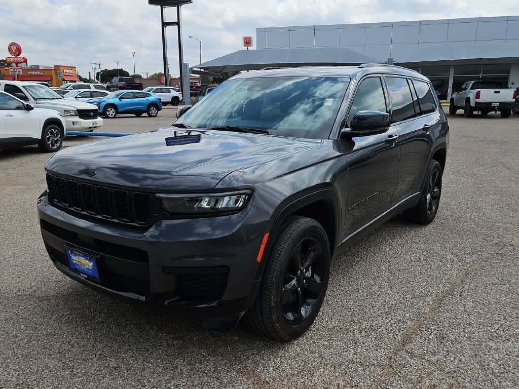Used 2025 Jeep Grand Cherokee L Laredo RWD image 4