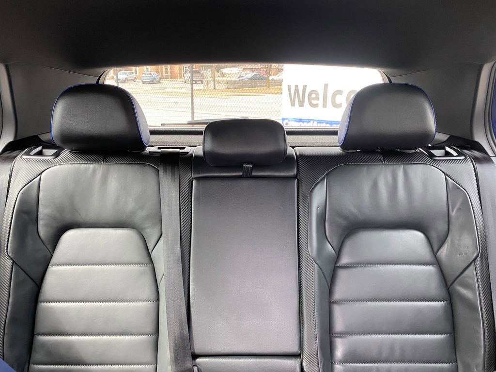 Used 2023 Volkswagen Golf R image 31