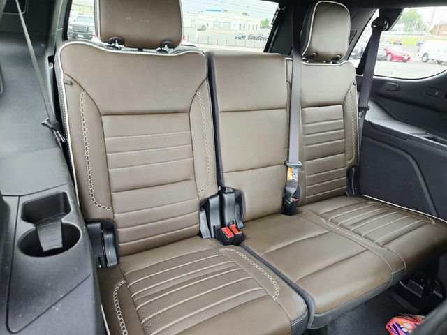Used 2025 GMC Yukon Denali Ultimate AWD/4WD image 14