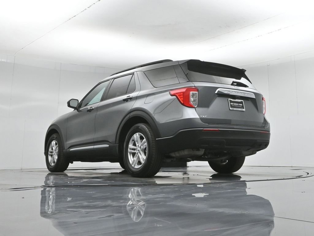 Used 2023 Ford Explorer XLT image 49