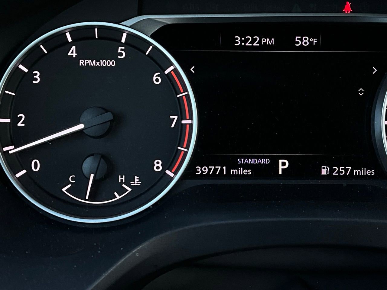 Used 2025 Nissan Rogue SV image 38