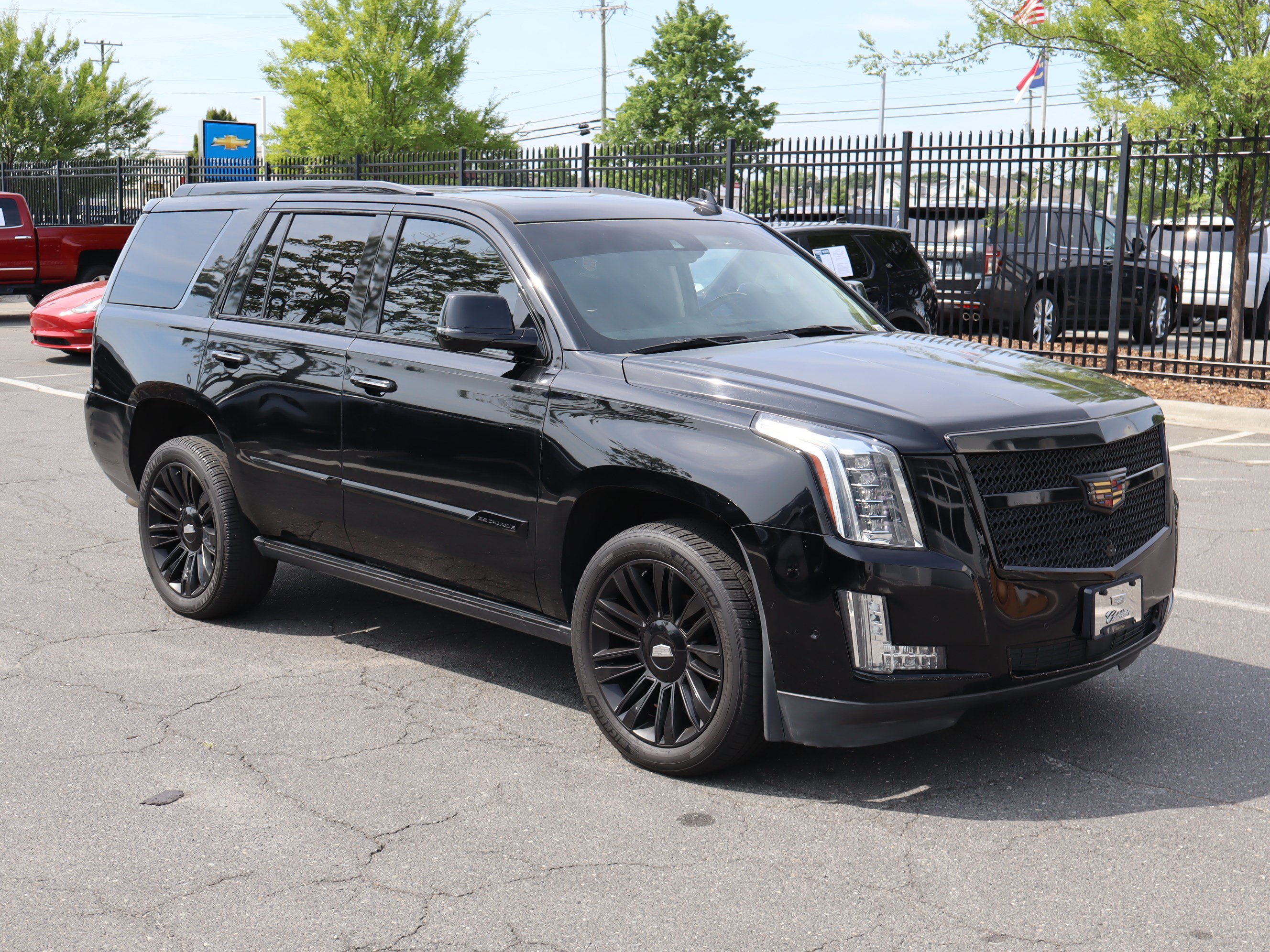 Used 2017 Cadillac Escalade Premium Luxury RWD image 13