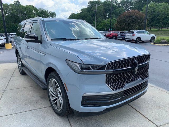 New 2027 Lincoln Navigator Premiere AWD/4WD image 8
