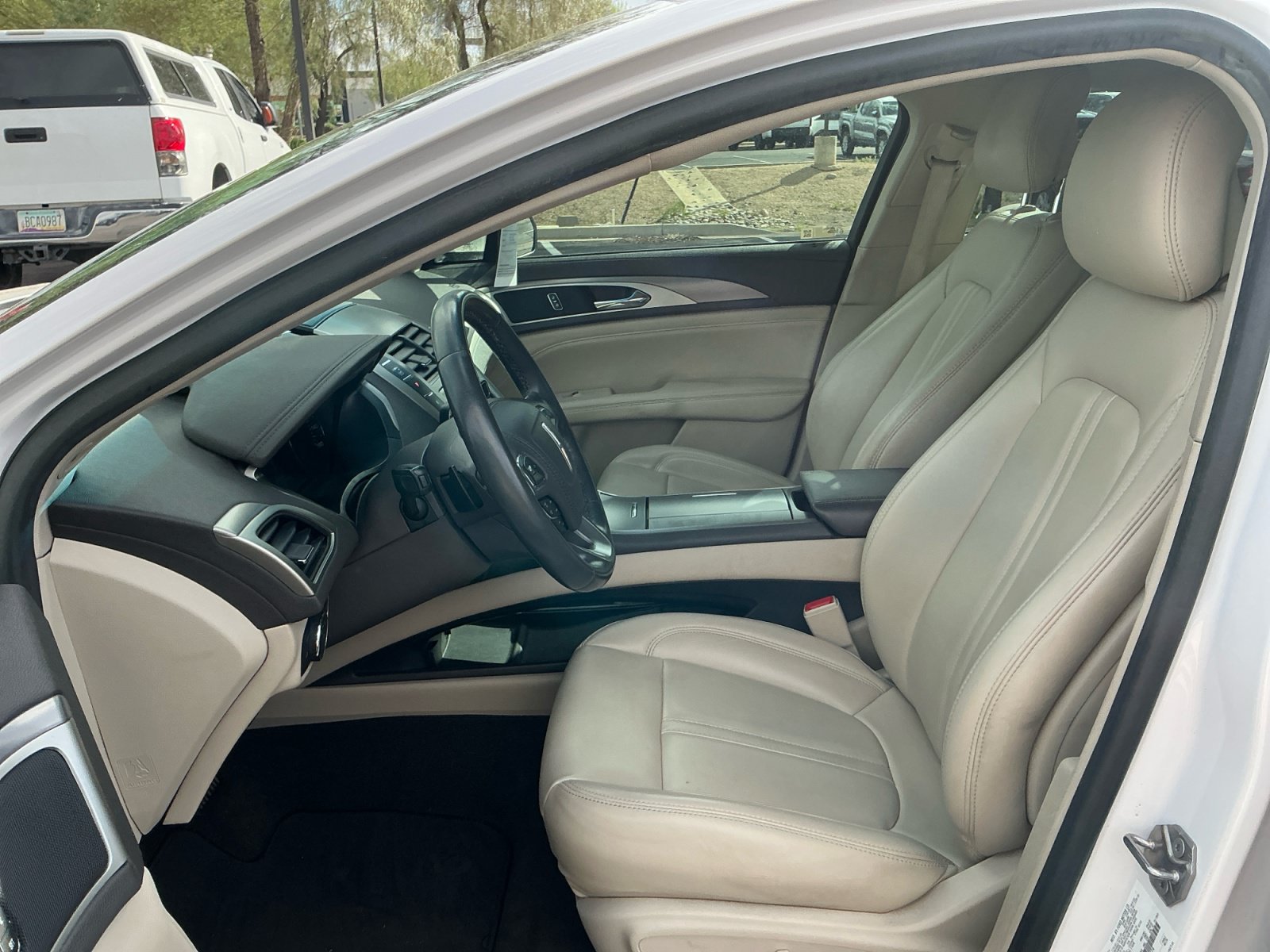 Used 2019 Lincoln MKZ Premiere FWD image 14