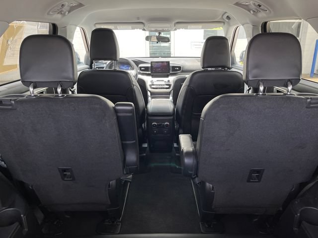 Used 2024 Ford Explorer XLT w/ Equipment Group 202A AWD/4WD image 31