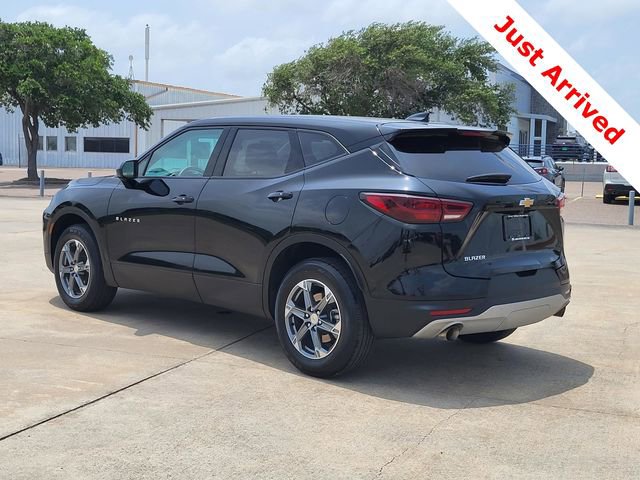 Used 2025 Chevrolet Blazer LT FWD image 3