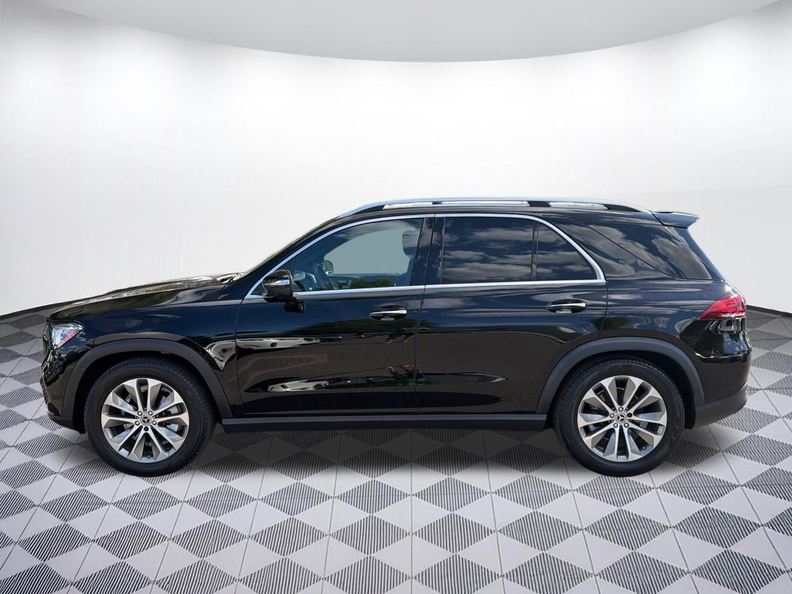Used 2020 Mercedes-Benz GLE 350 4MATIC image 2
