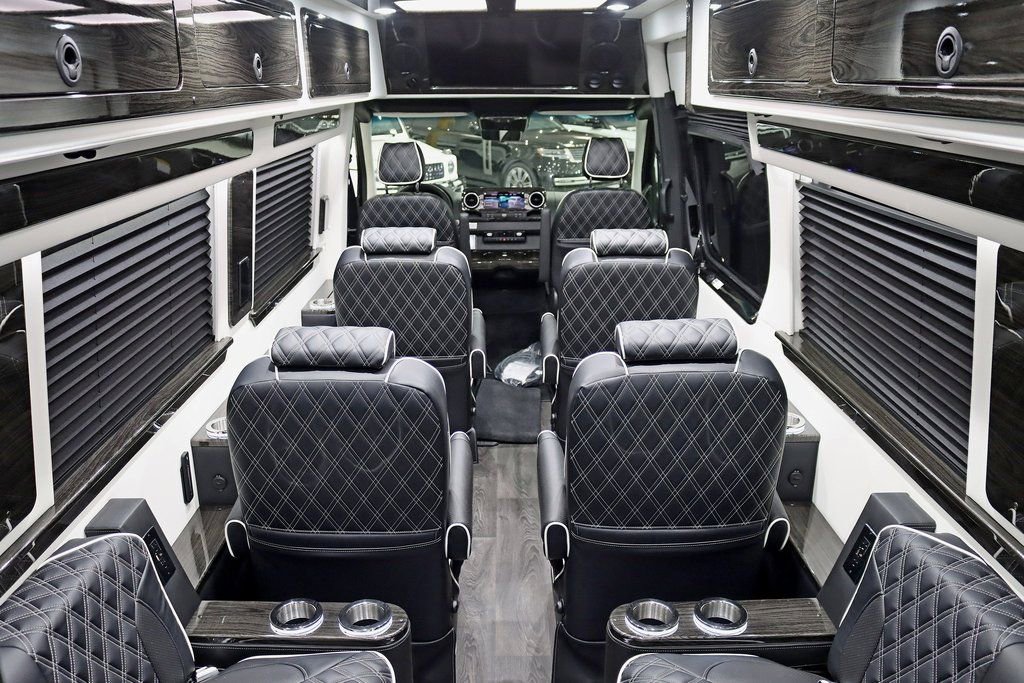 Used 2024 Mercedes-Benz Sprinter 3500 image 34