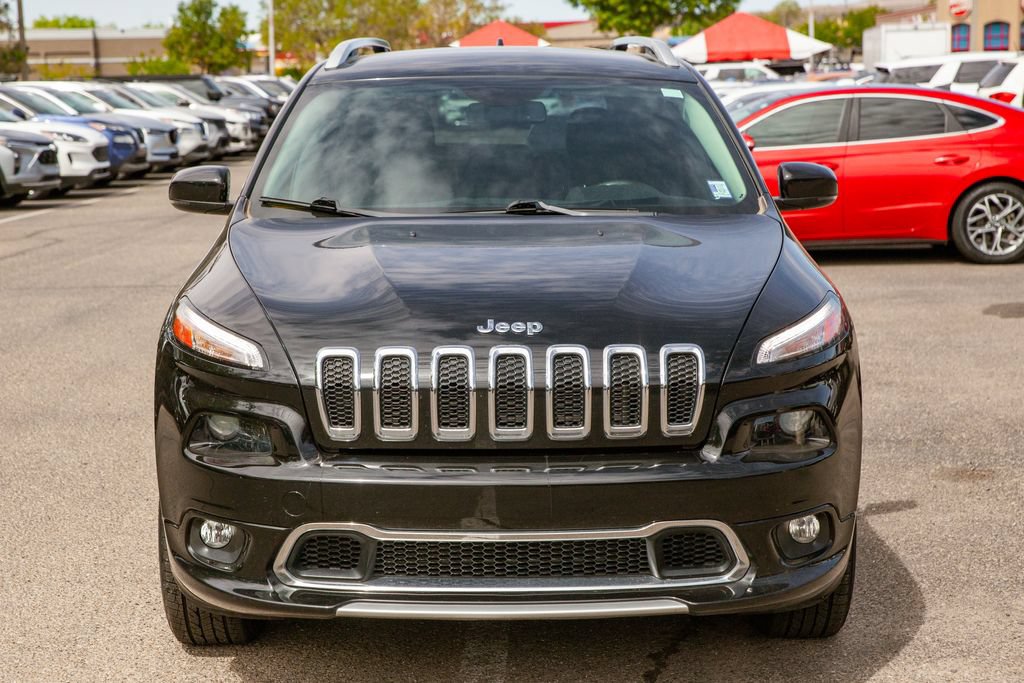 Used 2018 Jeep Cherokee Overland AWD/4WD image 3