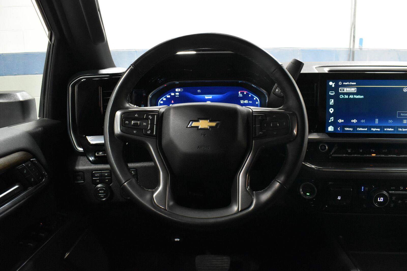 Used 2024 Chevrolet Silverado 3500 High Country w/ High Country Premium Package AWD/4WD image 6