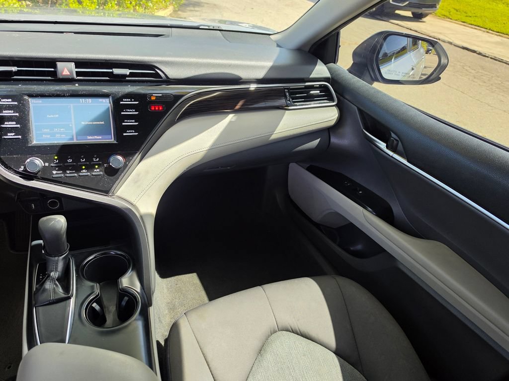 Used 2019 Toyota Camry LE FWD image 17