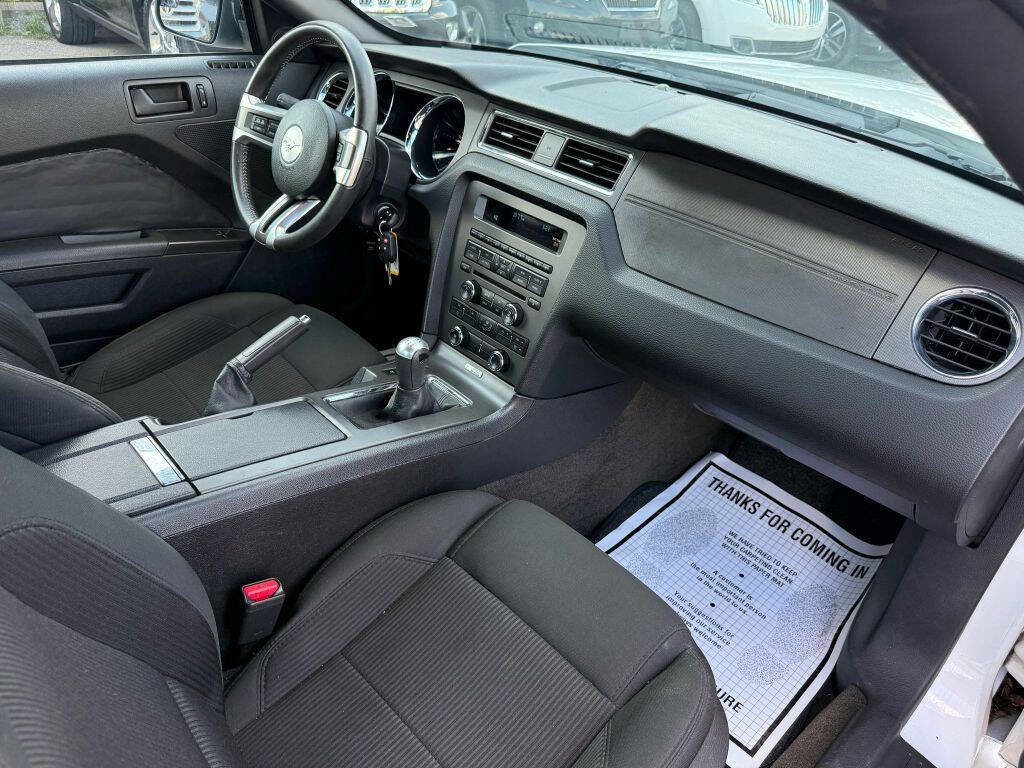 Used 2014 Ford Mustang Coupe w/ Equipment Group 102A image 19
