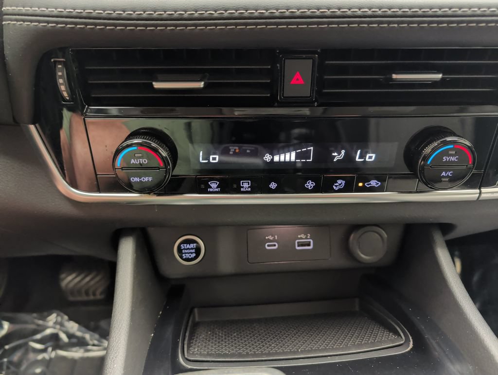 Used 2021 Nissan Rogue SV AWD/4WD image 22