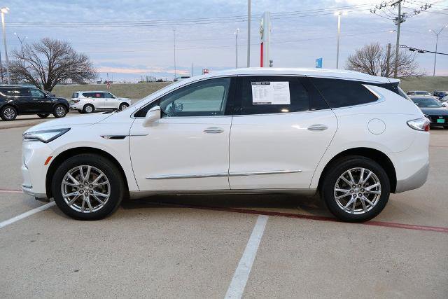 Used 2023 Buick Enclave Essence w/ Experience Buick Package FWD image 2