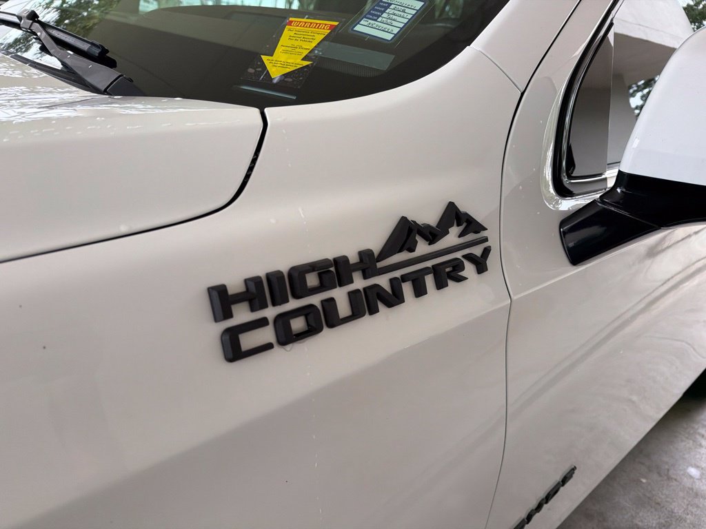 Used 2022 Chevrolet Tahoe High Country RWD image 11