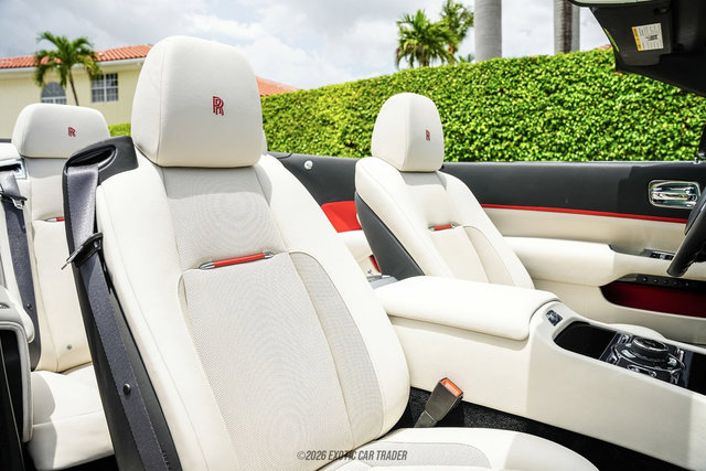 Used 2019 Rolls-Royce Dawn RWD image 33