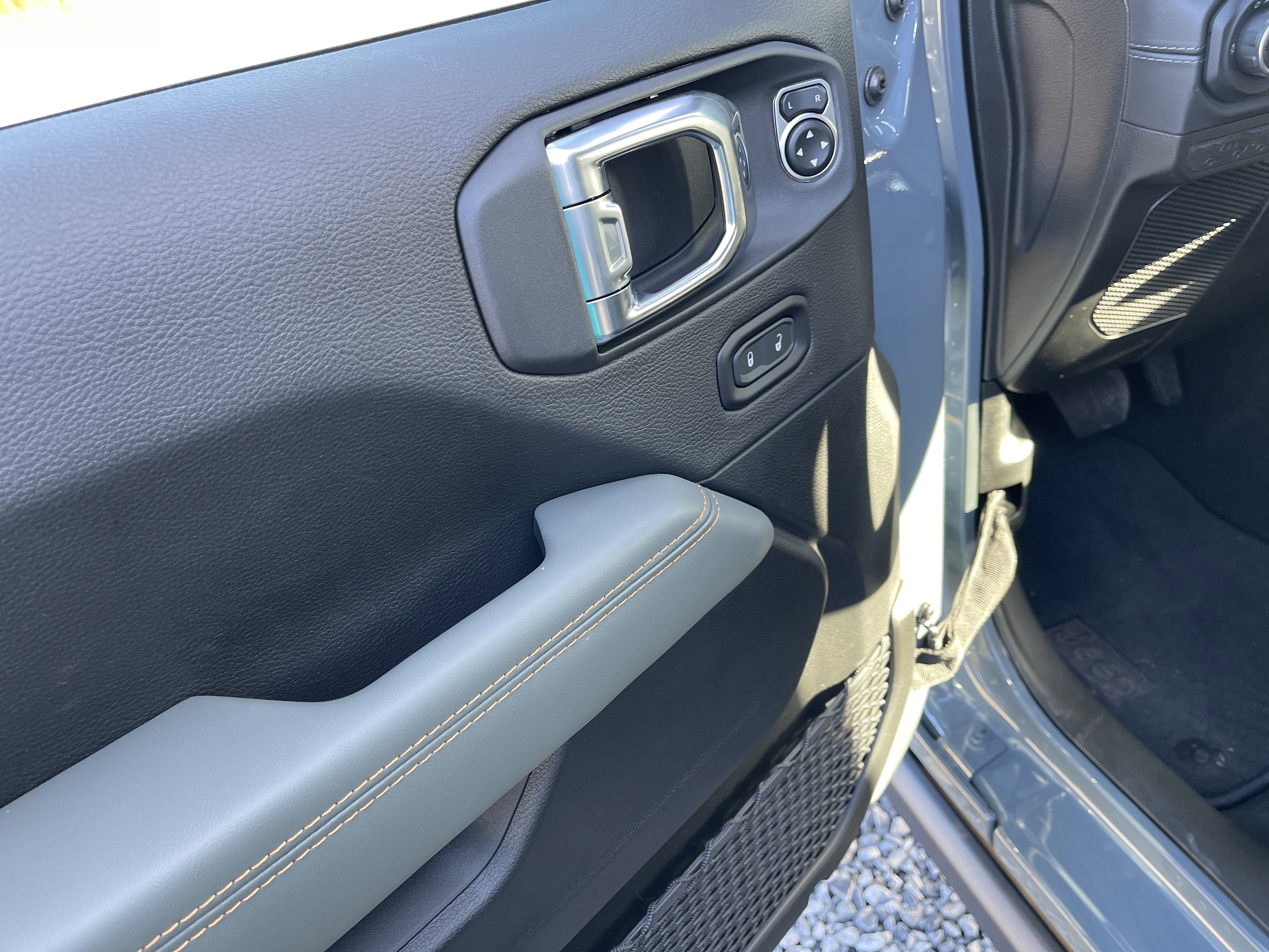 New 2025 Jeep Gladiator Mojave image 11