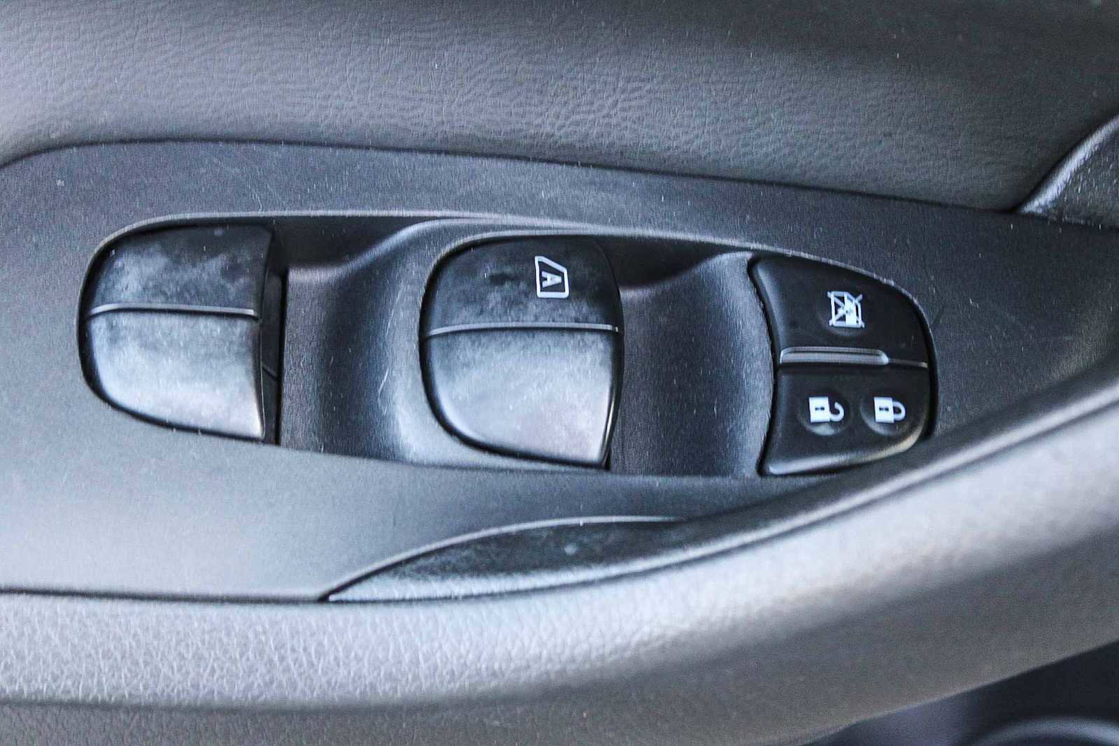 Used 2018 Nissan Altima 2.5 SR FWD image 18