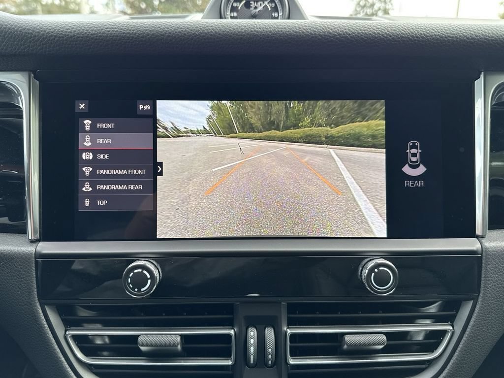 Certified 2026 Porsche Macan AWD/4WD image 13