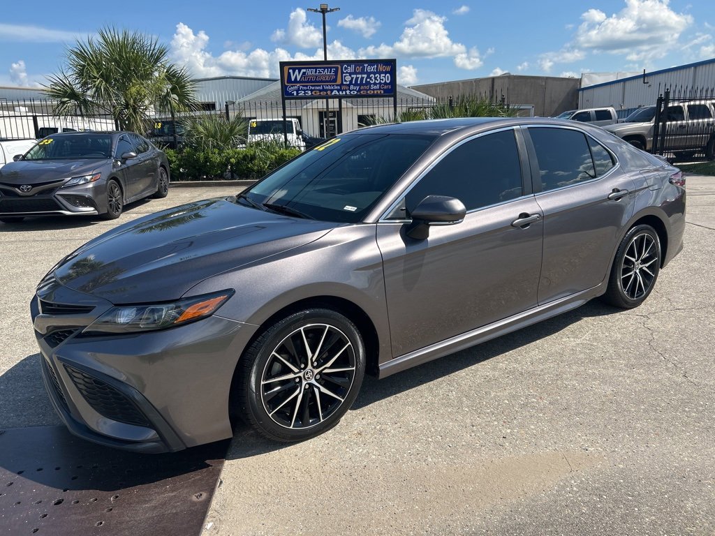 Used 2022 Toyota Camry SE image 6