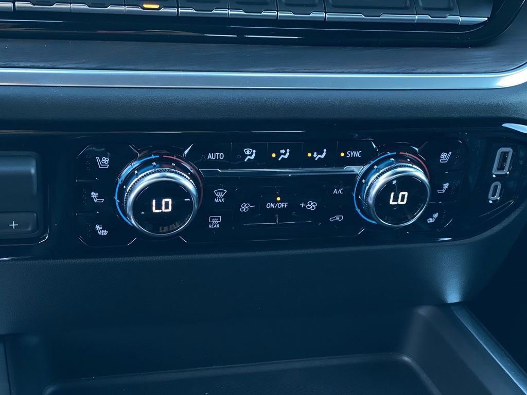 New 2026 GMC Sierra 3500 SLT w/ SLT Convenience Package image 23