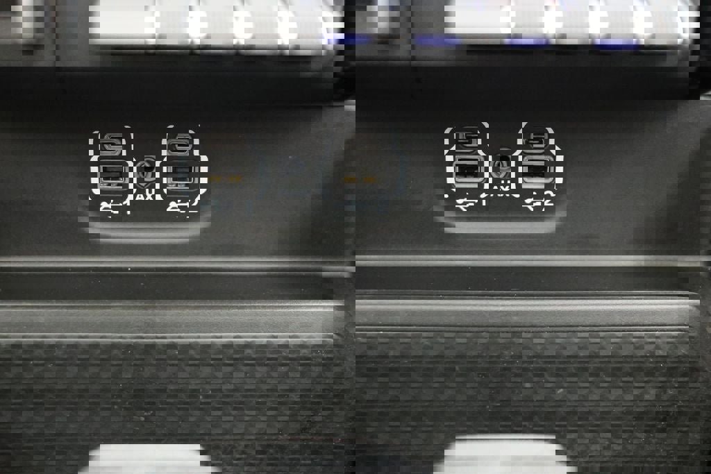 Used 2024 RAM 1500 Laramie AWD/4WD image 30