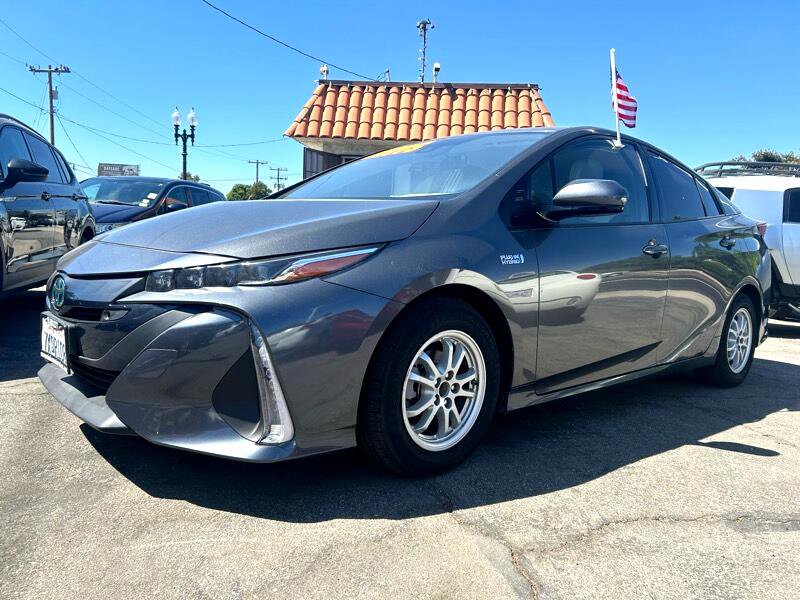Used 2017 Toyota Prius Prime Premium image 1