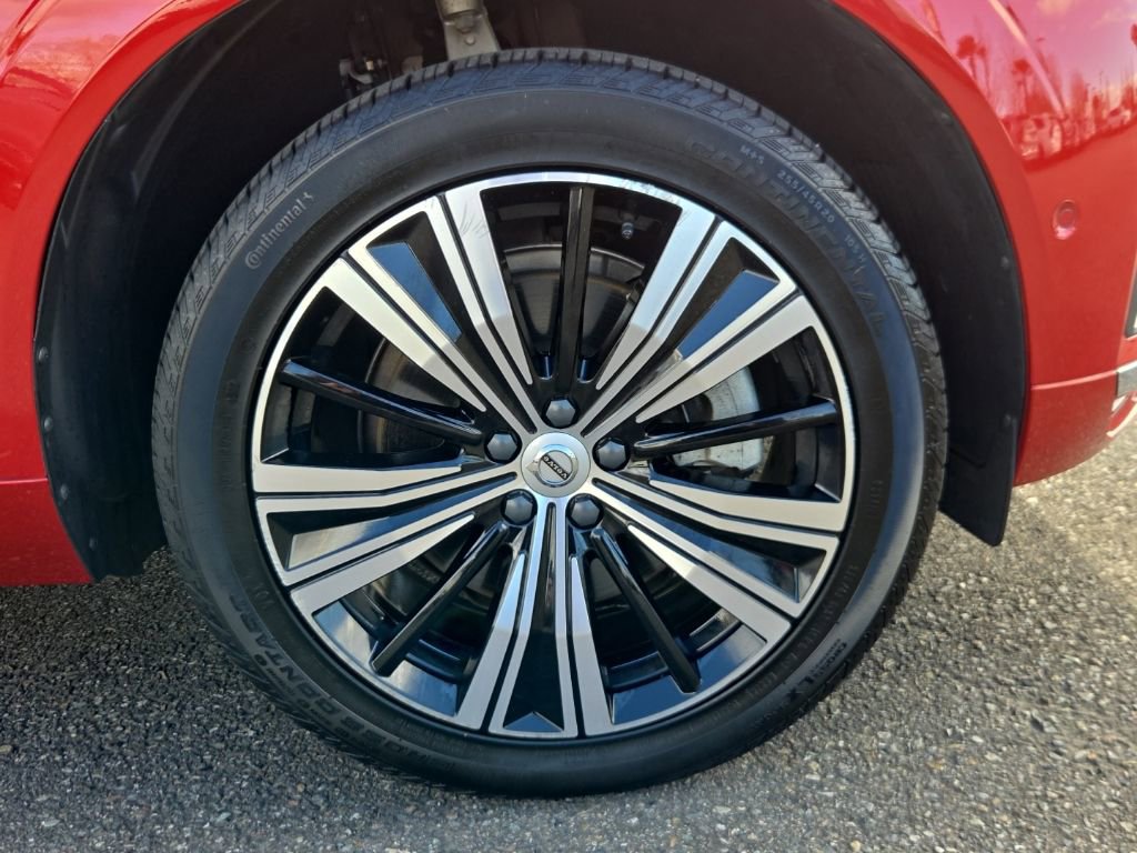 Certified 2023 Volvo XC60 B6 Ultimate w/ Climate Package image 10