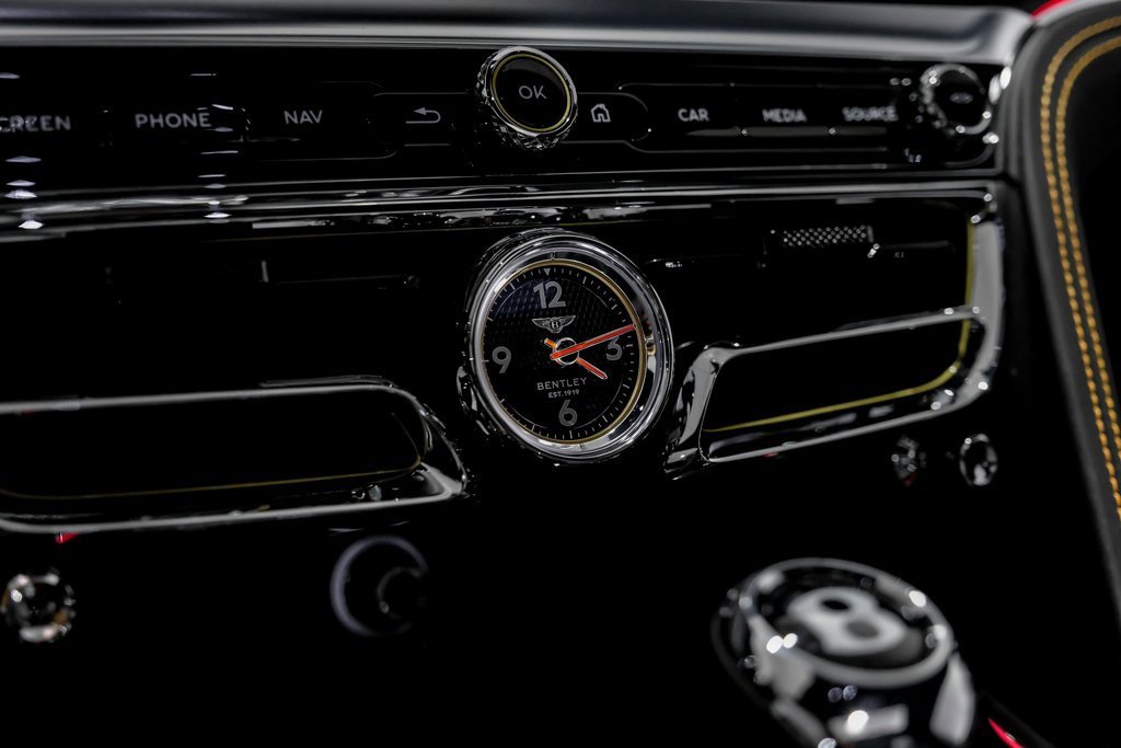 Used 2024 Bentley Flying Spur V8 image 24